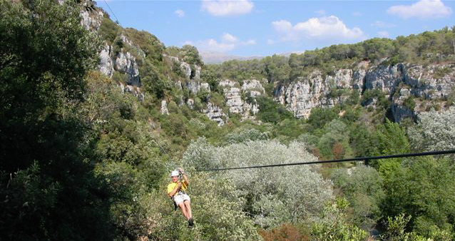 Un parcours en tyrolienne 