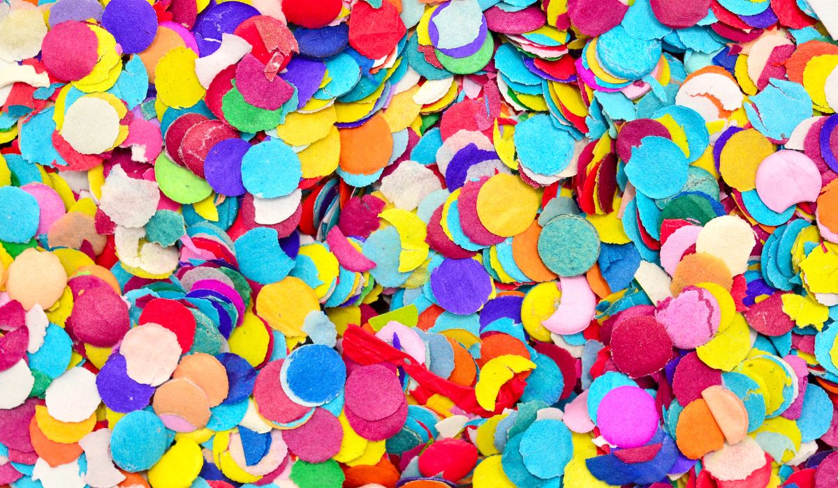 Des confettis de toutes les couleurs